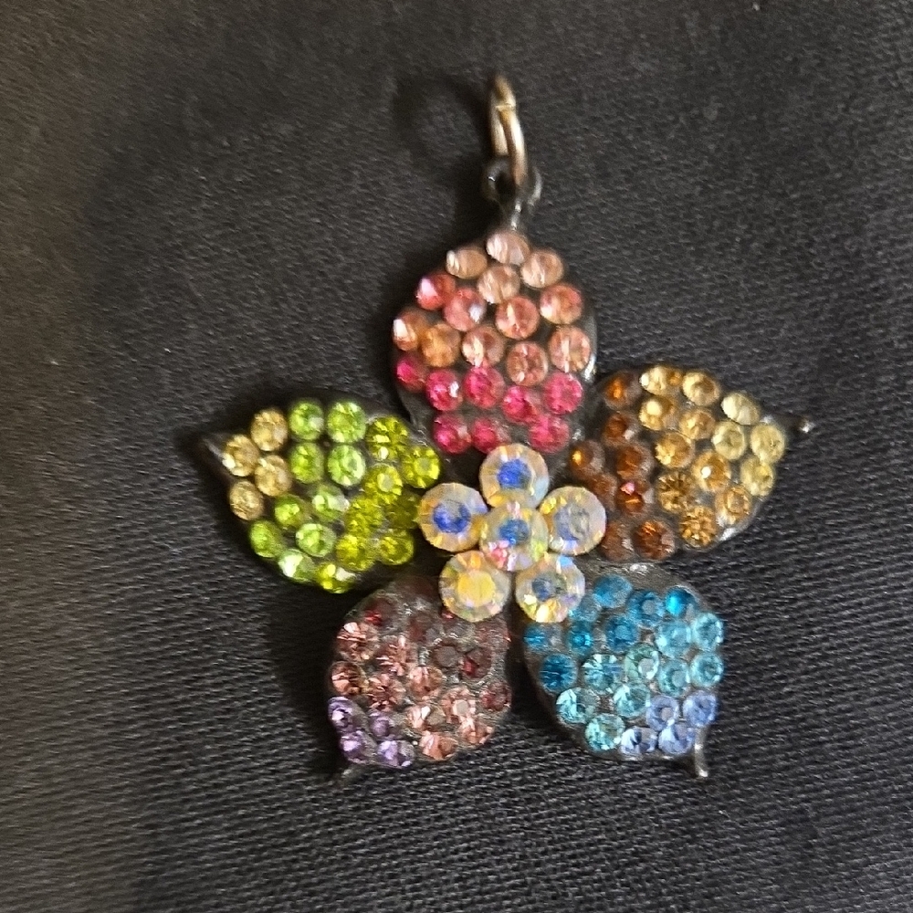 Flower Sparkly Crystal Pendant